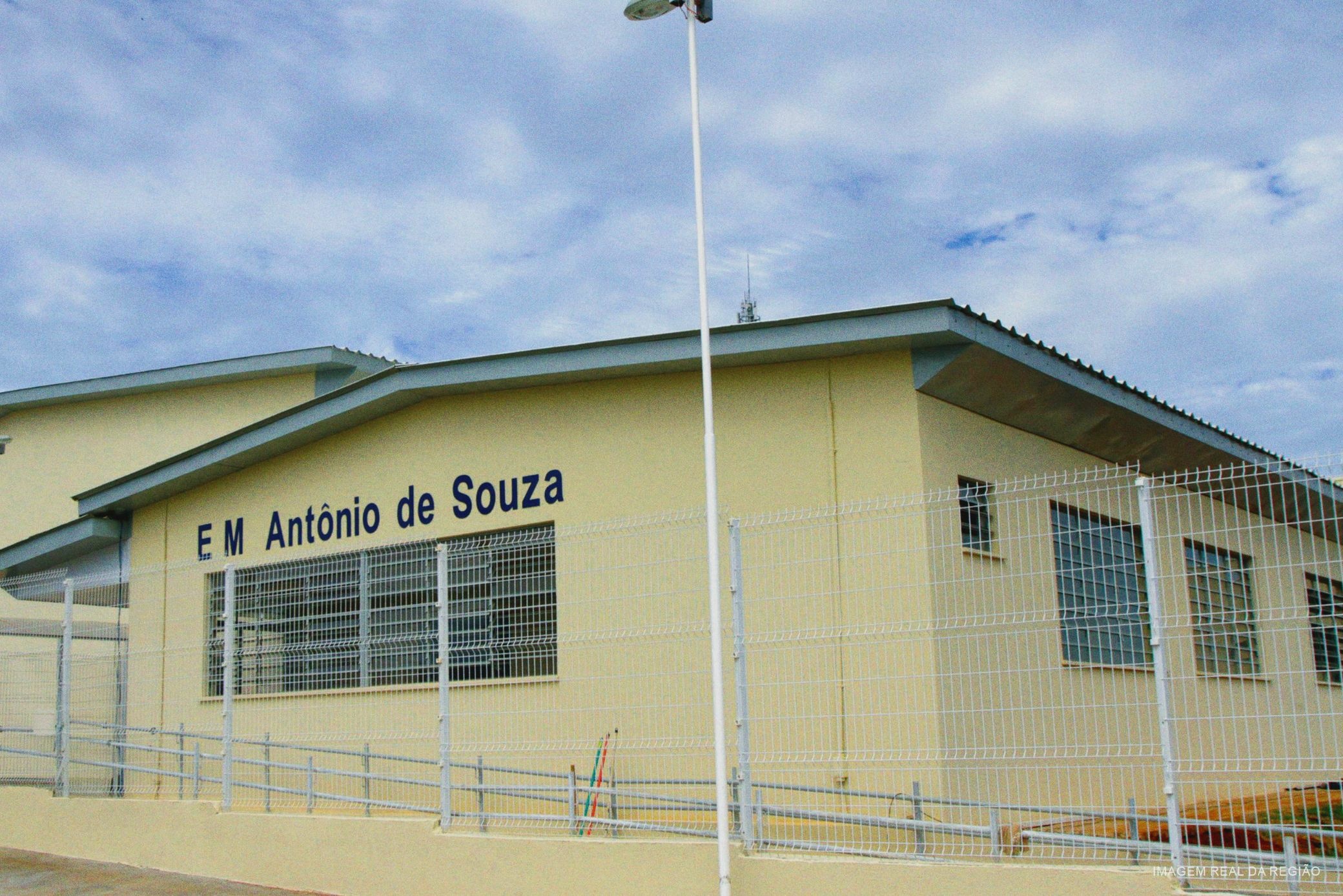 EM Antônio de Souza